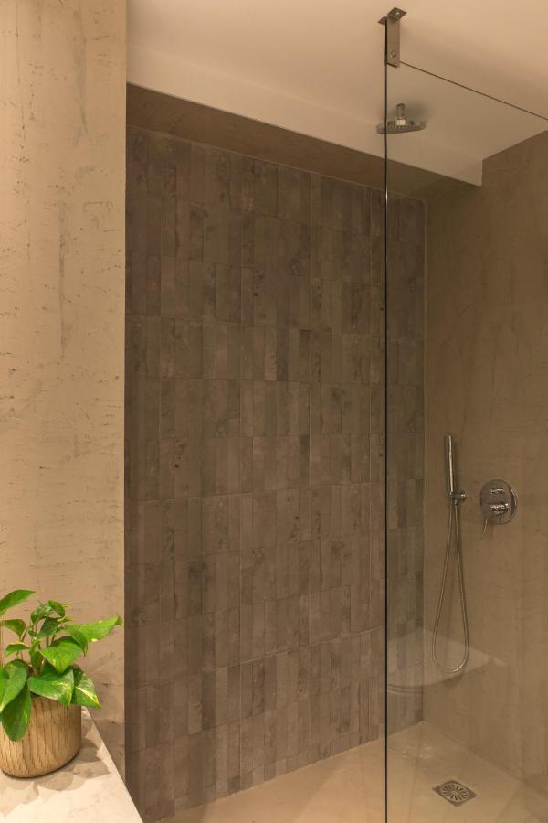 Apartment Luxury With Parking-living Stone Silver